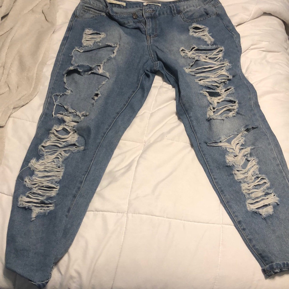 Ripped Boyfriend Jeans